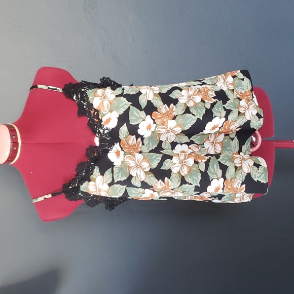 Floral Tank nwot - Picture 5 of 6